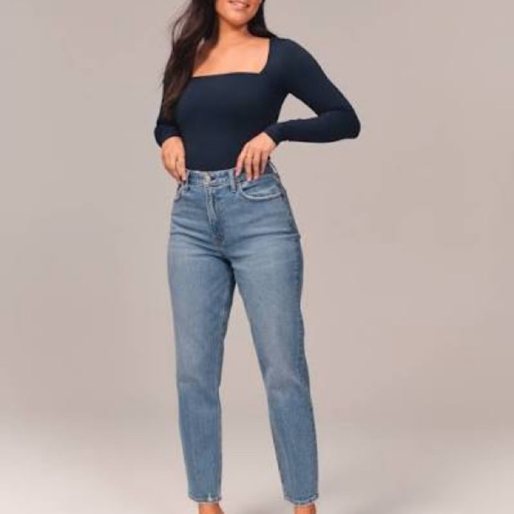 Abercrombie & Fitch The Mom High Rise
